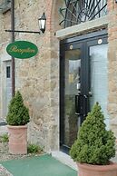 Antico Casale di Montegualandro & Spa