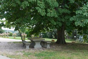 Antico Casale di Montegualandro & Spa