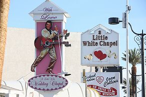 Super 8 by Wyndham Las Vegas North Strip/Fremont St. Area