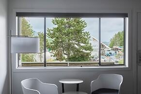 Tofino Resort & Marina