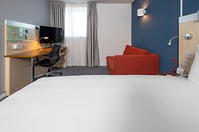 Holiday Inn Express Swindon City Centre by IHG