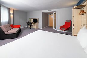 Holiday Inn Express Swindon City Centre by IHG