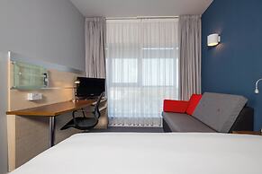 Holiday Inn Express Swindon City Centre by IHG
