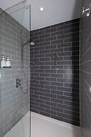 Holiday Inn Express Swindon City Centre by IHG