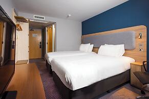 Holiday Inn Express Swindon City Centre by IHG