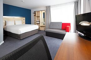Holiday Inn Express Swindon City Centre by IHG