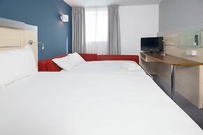 Holiday Inn Express Swindon City Centre by IHG