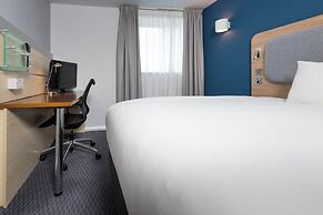 Holiday Inn Express Swindon City Centre by IHG