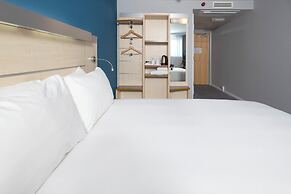 Holiday Inn Express Swindon City Centre by IHG