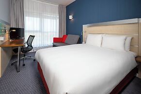 Holiday Inn Express Swindon City Centre by IHG