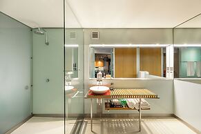 The Henry Jones Art Hotel