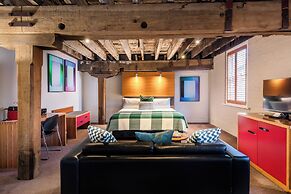 The Henry Jones Art Hotel