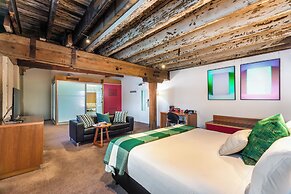 The Henry Jones Art Hotel