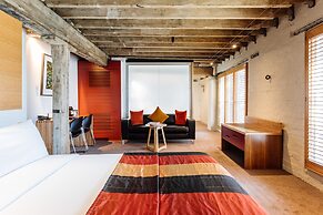 The Henry Jones Art Hotel