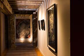 The Henry Jones Art Hotel