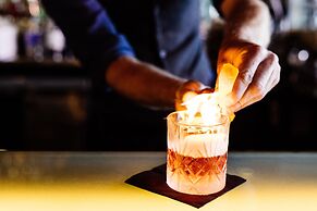 The Henry Jones Art Hotel