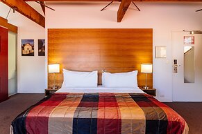 The Henry Jones Art Hotel