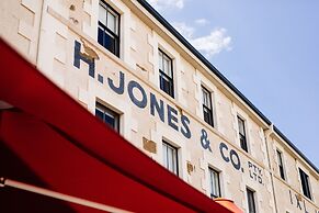 The Henry Jones Art Hotel