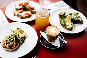 The Henry Jones Art Hotel