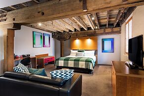 The Henry Jones Art Hotel