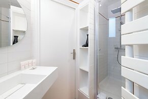 HotelHome Paris 16