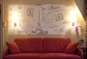 HotelHome Paris 16