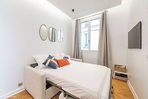 HotelHome Paris 16
