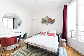 HotelHome Paris 16