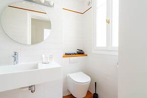 HotelHome Paris 16