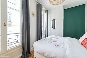 HotelHome Paris 16