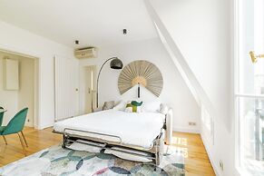 HotelHome Paris 16