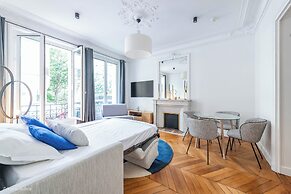 HotelHome Paris 16