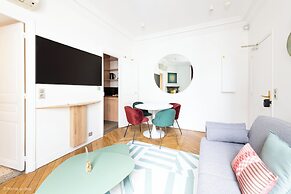 HotelHome Paris 16