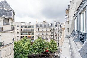 HotelHome Paris 16