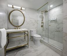 Pantages Hotel Downtown Toronto