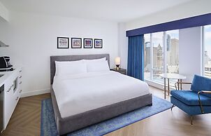 Pantages Hotel Downtown Toronto