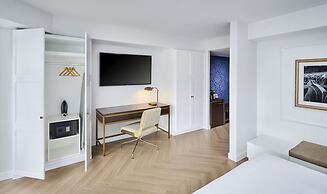 Pantages Hotel Downtown Toronto