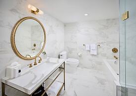 Pantages Hotel Downtown Toronto