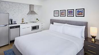 Pantages Hotel Downtown Toronto