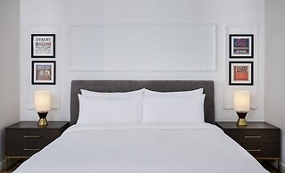 Pantages Hotel Downtown Toronto