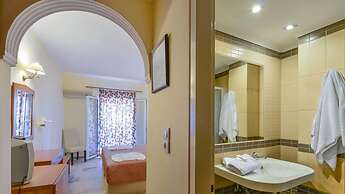 Venus Hotel & Suites