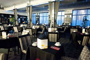 The Cumberland Hotel - OCEANA COLLECTION