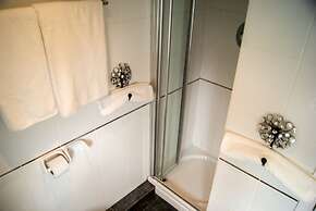 The Cumberland Hotel - OCEANA COLLECTION