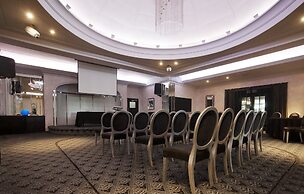 The Cumberland Hotel - OCEANA COLLECTION