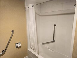 Rodeway Inn & Suites