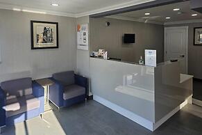 Rodeway Inn & Suites