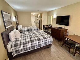 Rodeway Inn & Suites