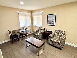 Rodeway Inn & Suites