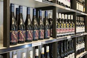 The Fox and Hounds Historic Hotel