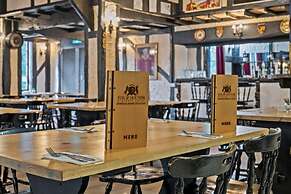 The Fox and Hounds Historic Hotel